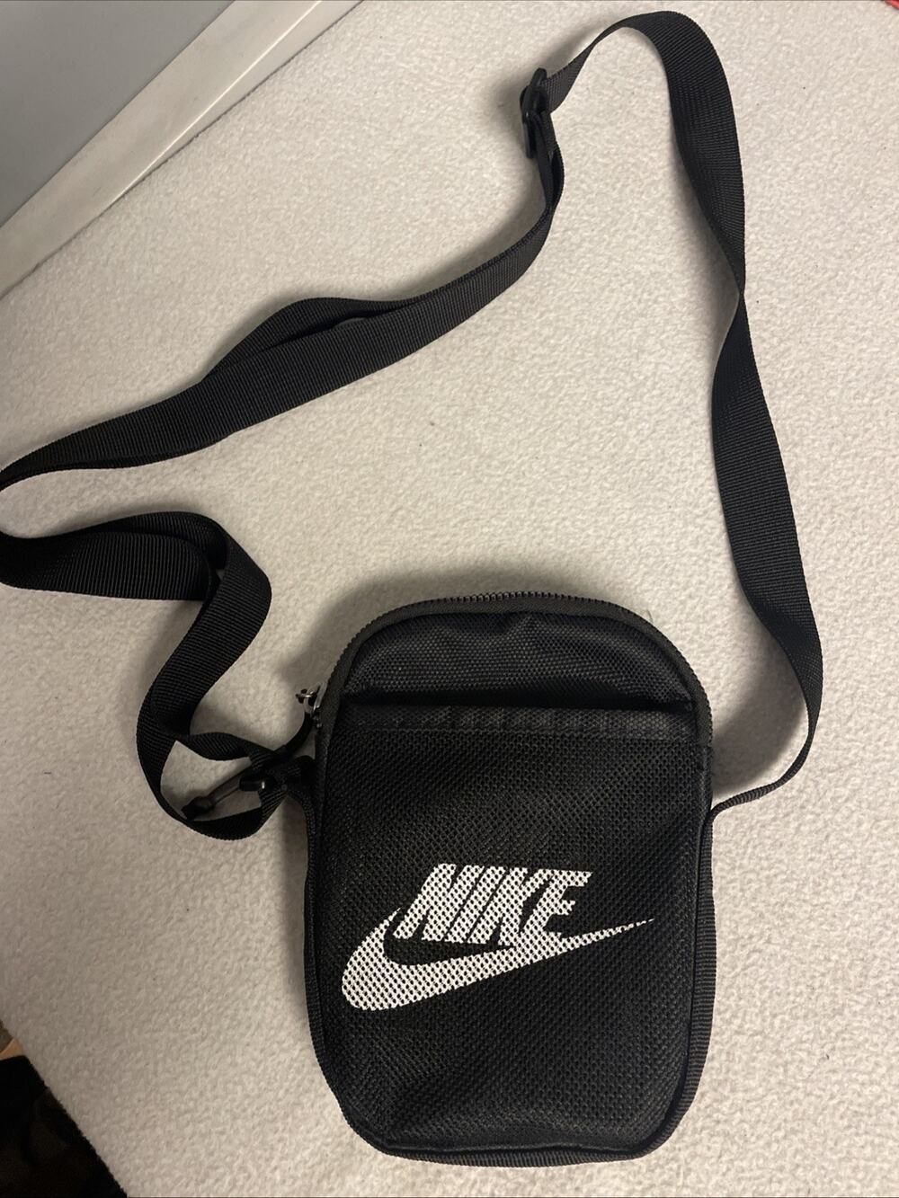 Nike Heritage Small Crossbody Bag Black Messenger Shoulder Flight Bag BA5871-010